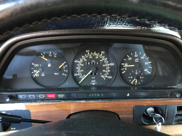 1984 Mercedes-Benz 300-Series Base Sedan 4-Door - photo 7