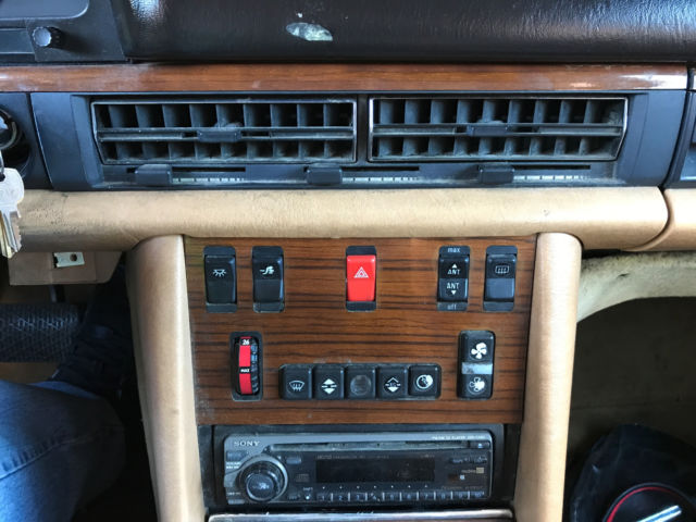 1984 Mercedes-Benz 300-Series Base Sedan 4-Door - photo 8