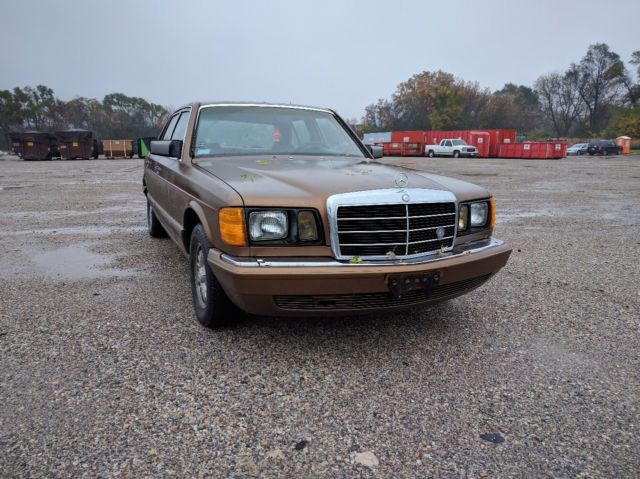 1985 Mercedes-Benz 300-Series Base Sedan 4-Door - photo 3