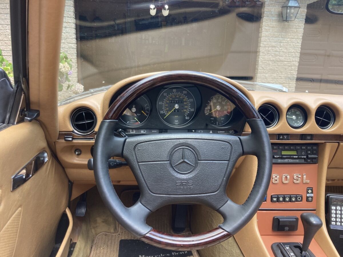 1984 Mercedes-Benz SL-Class Convertible - photo 11