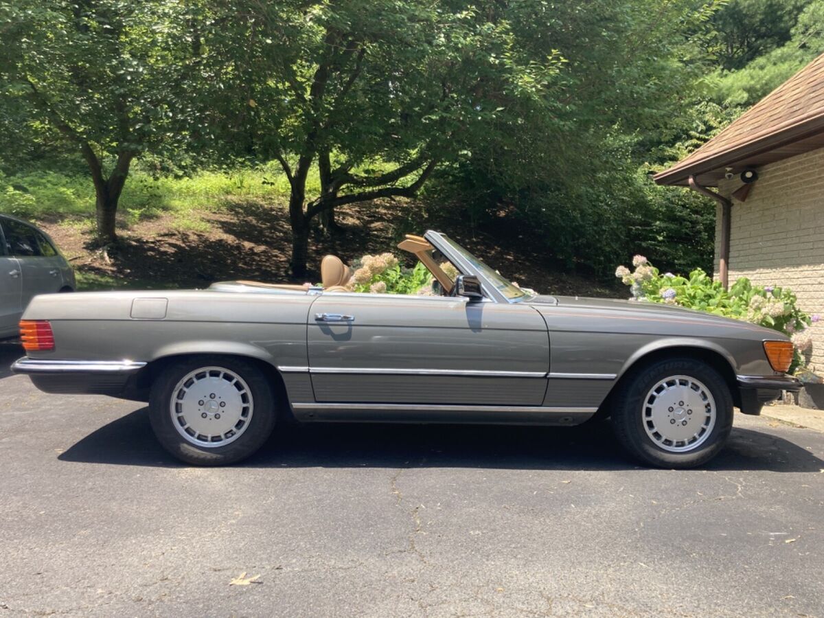 1984 Mercedes-Benz SL-Class Convertible - photo 2