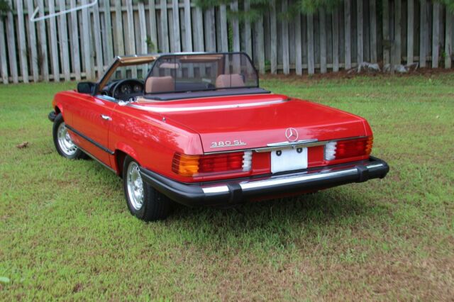 1984 Mercedes-Benz SL-Class Beige Interior - photo 2