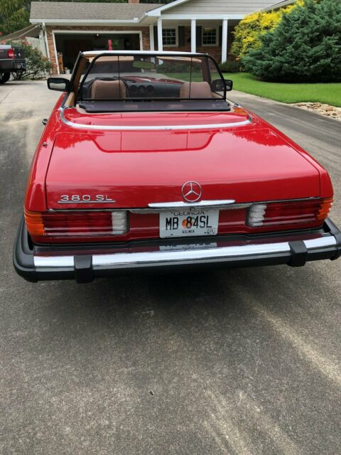1984 Mercedes-Benz SL-Class Beige Interior - photo 3