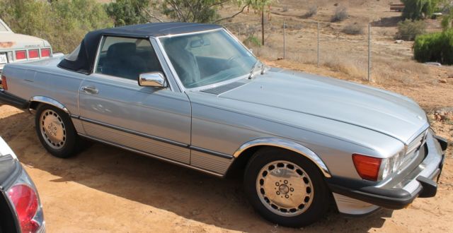 1984 MERCEDES BENZ 380 SL REMOVABLE HARDTOP CONVERTIBLE WITH HARD TOP TOO 1984 Mercedes-Benz SL-Class