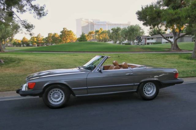 1984 MERCEDES BENZ 380SL CONVERTIBLE **NO RESERVE** 1984 Mercedes-Benz SL-Class