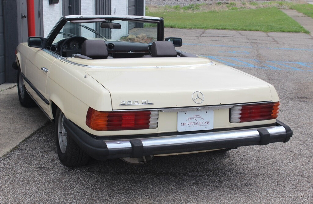 1984 Mercedes-Benz 300-Series 2 Dr Convertible - photo 4