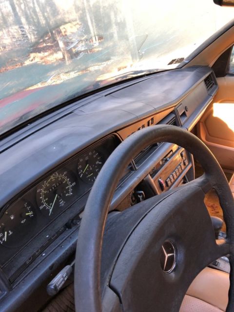 1984 Mercedes-Benz 190-Series - photo 6
