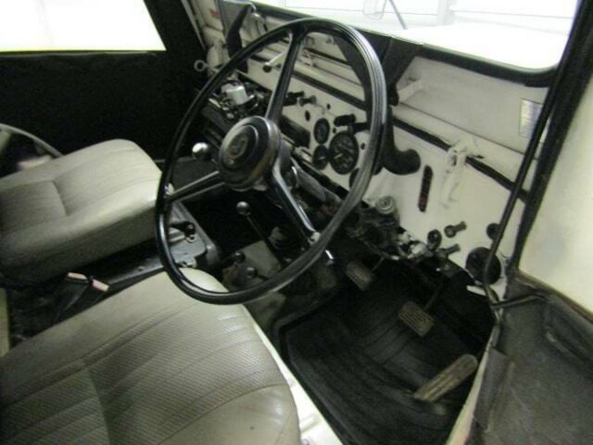 1984 Mitsubishi Jeep - photo 10