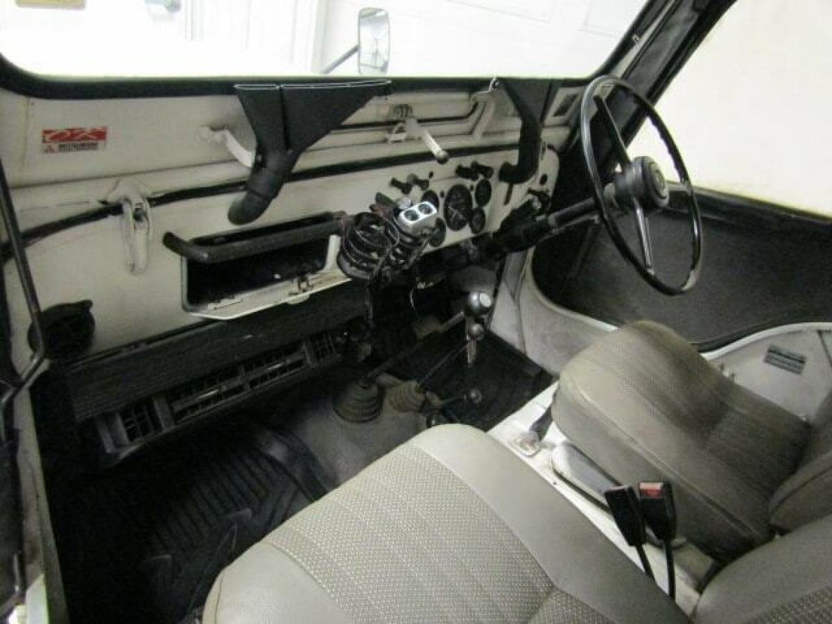 1984 Mitsubishi Jeep - photo 12