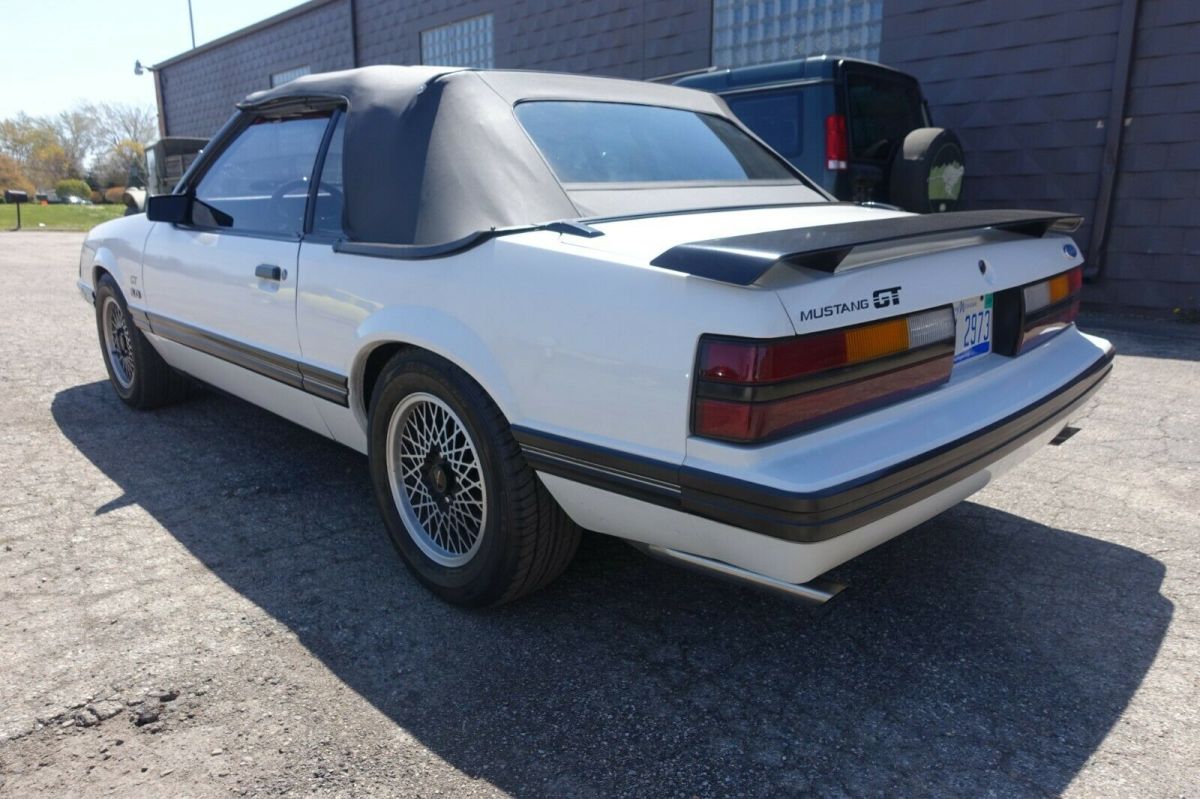 1984 Ford Mustang GT - photo 10