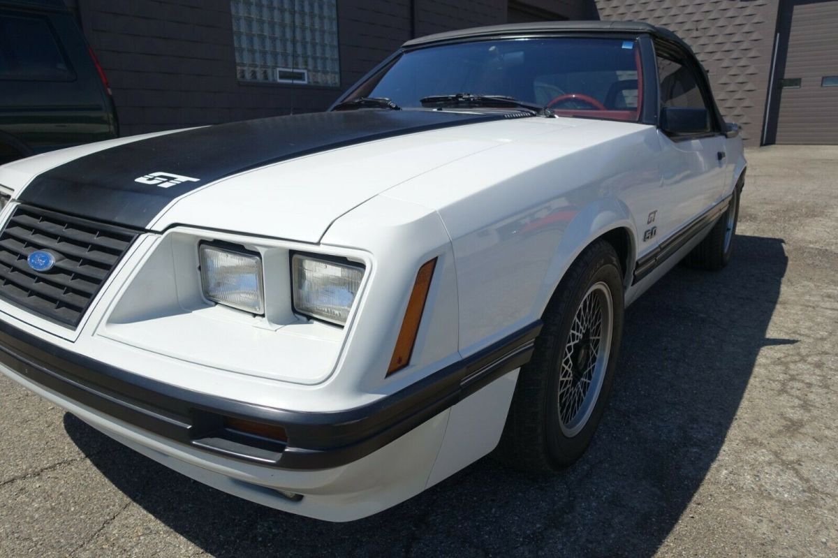 1984 Ford Mustang GT - photo 2