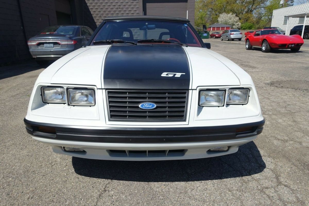 1984 Ford Mustang GT - photo 3