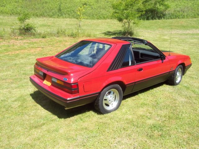 1984 Ford Mustang GT - photo 4