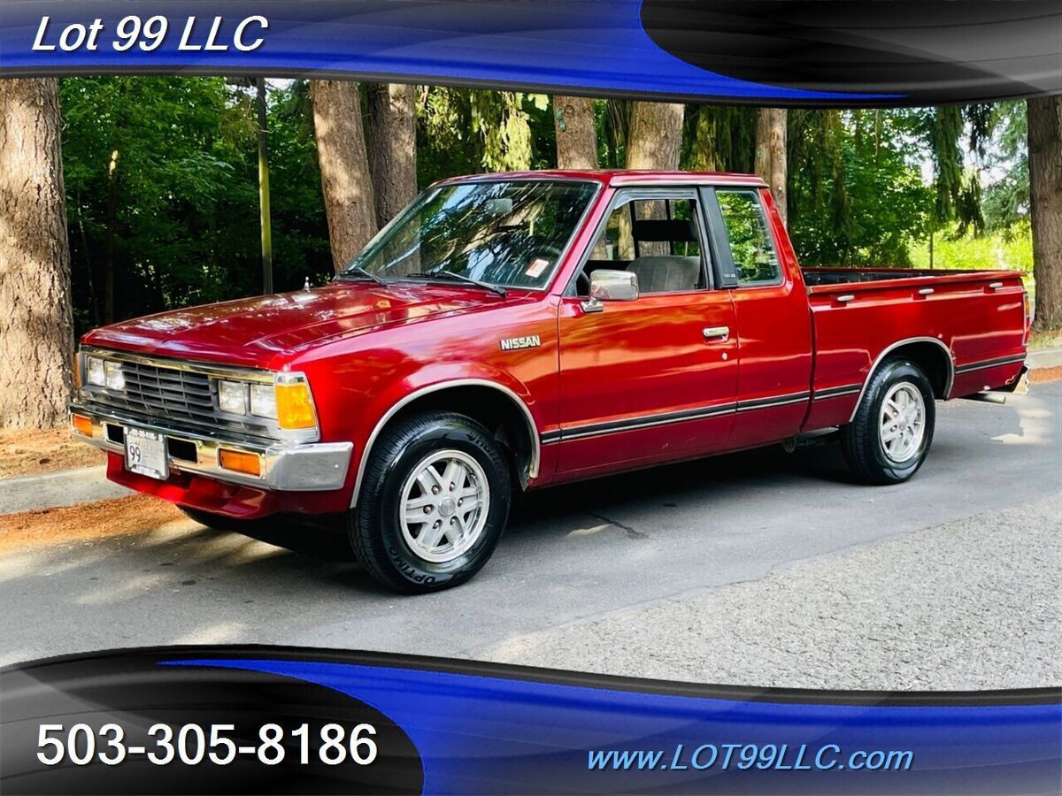 1984 720 DLX Hard Body KING CAB 136K 5 Speed Manual Long Be - photo 2