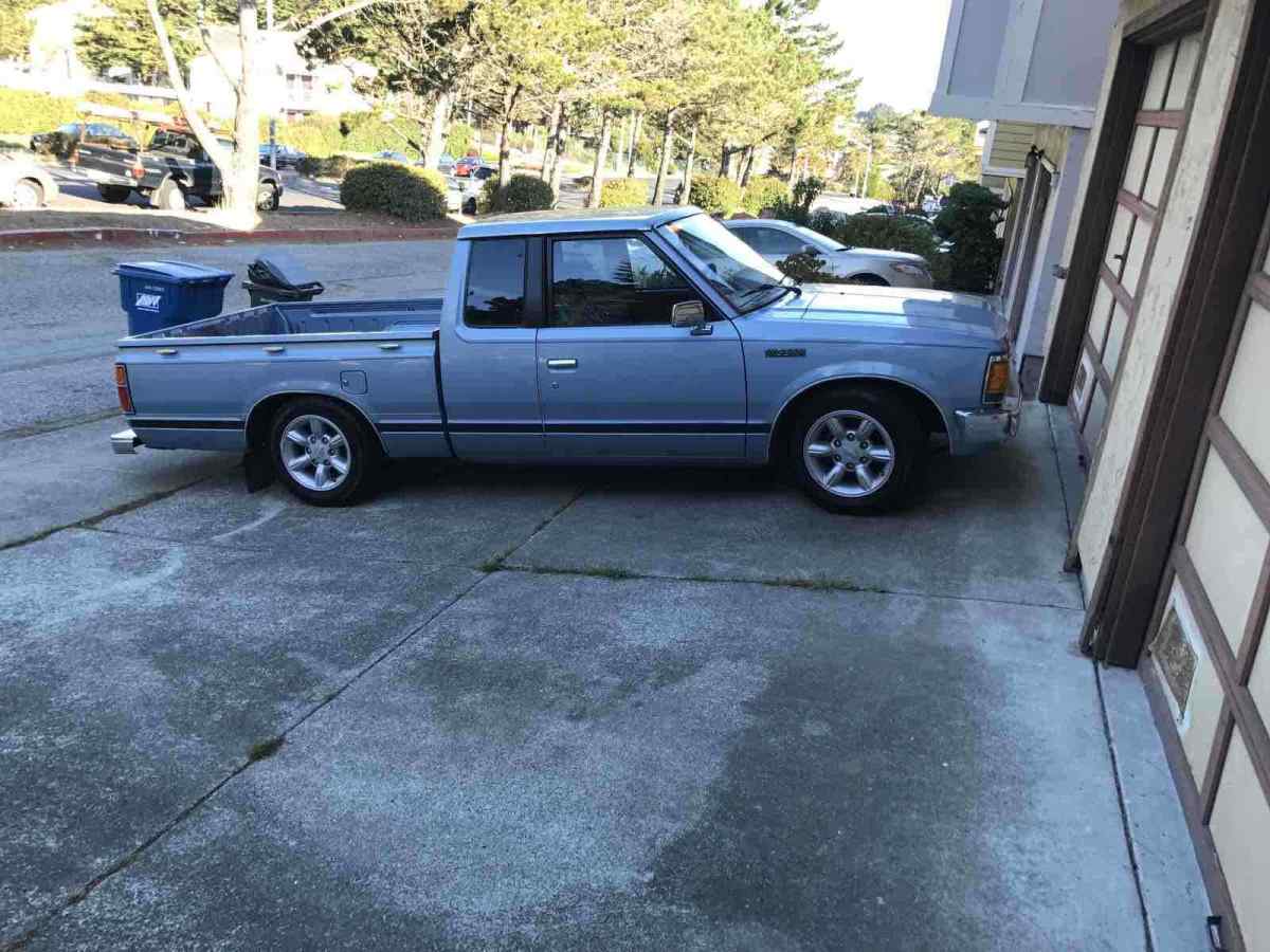 1984 Nissan 720 KING CAB