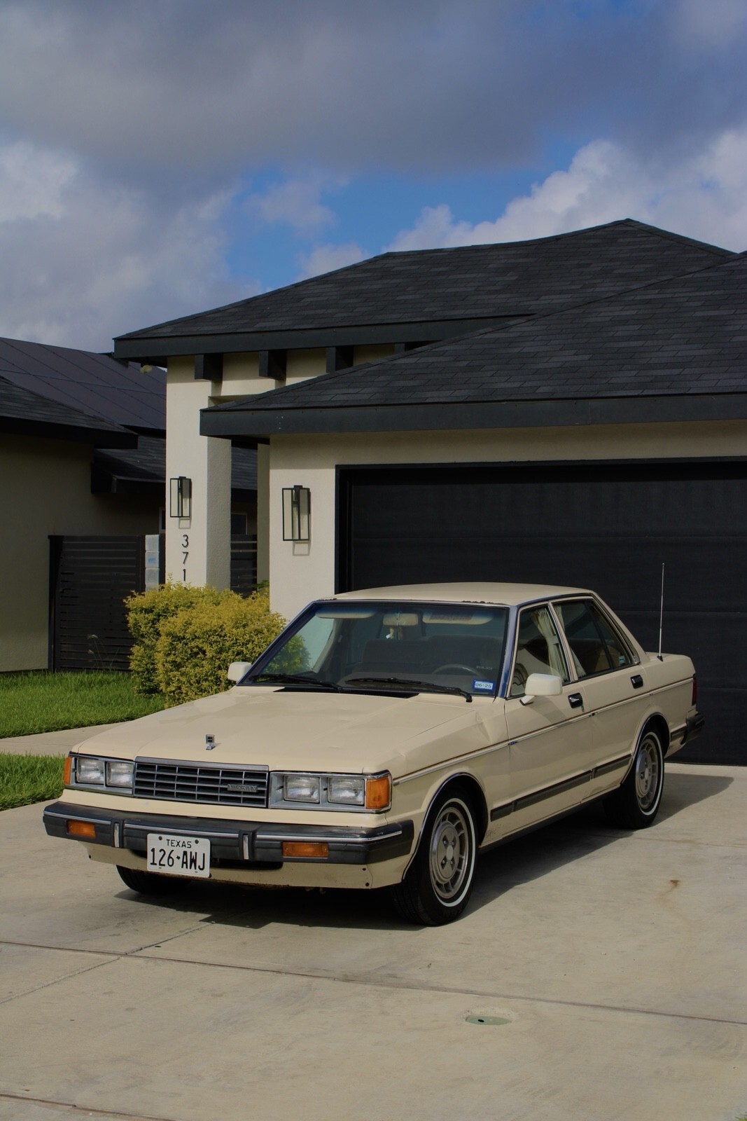 1984 Nissan Maxima - photo 2