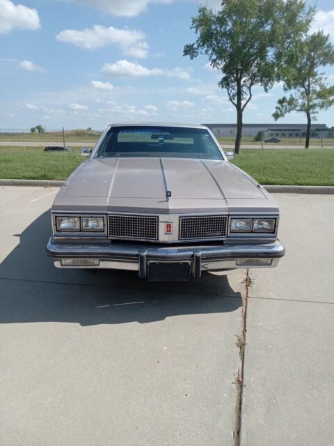 1984 Oldsmobile 98 Regency Brougham 5.0 1984 Oldsmobile 98