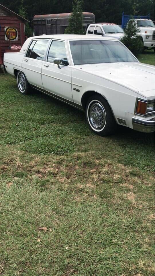 1984 Oldsmobile 98 REGENCY BROUGHAM - photo 2