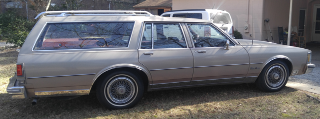 1984 Oldsmobile Custom Cruiser Base Wagon 4-Door - photo 2