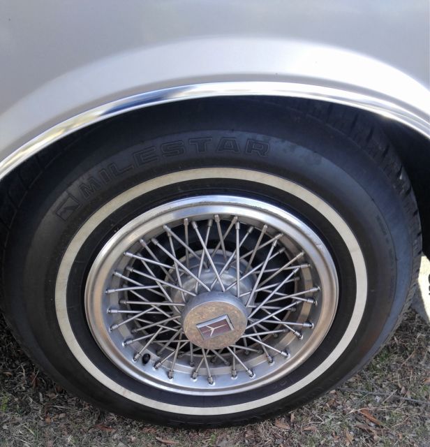 1984 Oldsmobile Custom Cruiser Base Wagon 4-Door - photo 6