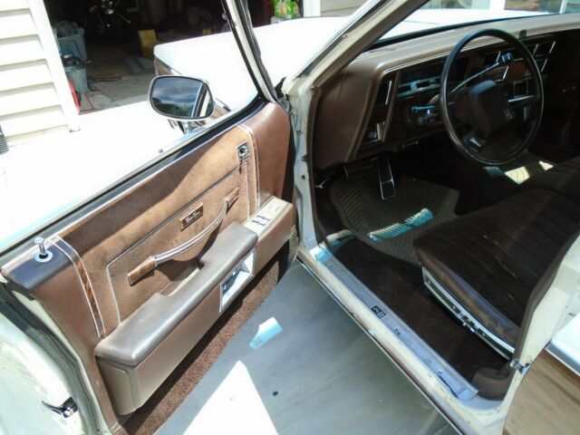 1984 Oldsmobile Custom Cruiser wagon - photo 11