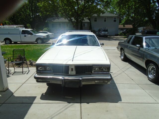 1984 Oldsmobile Custom Cruiser wagon - photo 3