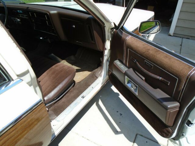 1984 Oldsmobile Custom Cruiser wagon - photo 9