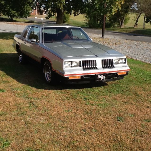 1984 Oldsmobile Cutlass Hurst Coupe 2-Door - photo 2