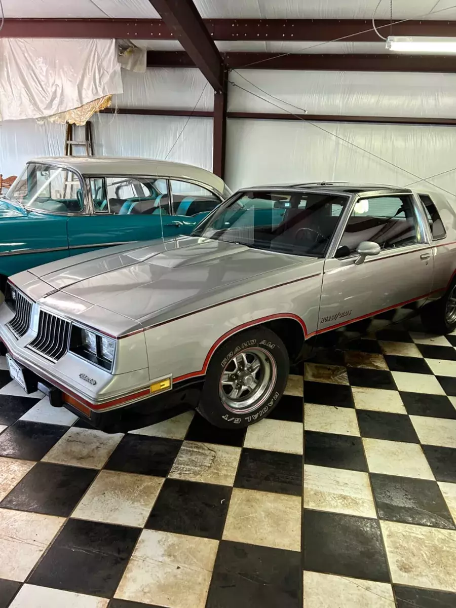 1984 OLDSMOBILE CUTLASS CALAIS Hurst Olds T-Tops Rare 1984 Oldsmobile Cutlass Calais Hurst Olds