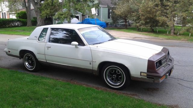 1984 Oldsmobile Cutlass chrome - photo 2