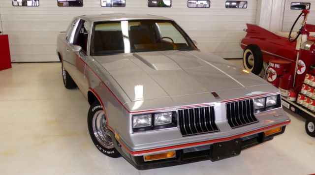 1984 Oldsmobile Cutlass Hurst/Olds - photo 3