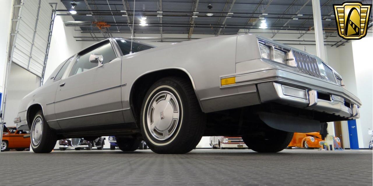 1984 Oldsmobile Cutlass Supreme - photo 2