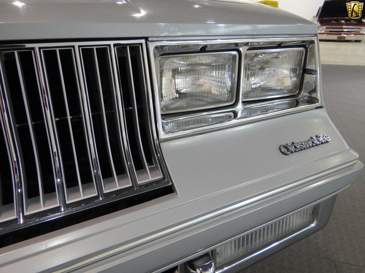 1984 Oldsmobile Cutlass Supreme - photo 4