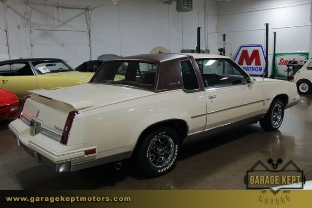 1984 Oldsmobile Cutlass Supreme Brougham - photo 10