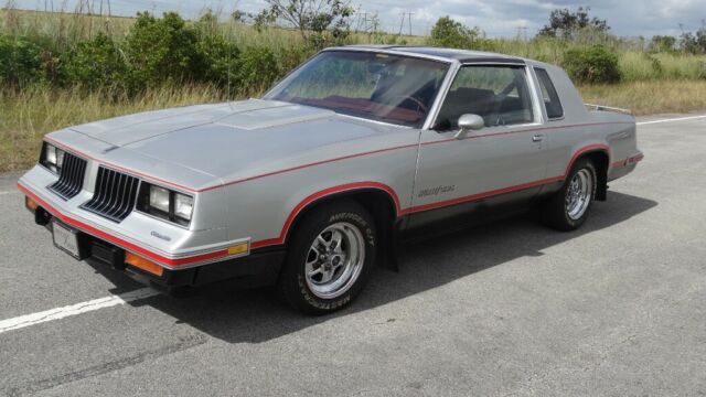 1984 Oldsmobile Hurst/Lightning Rod Shifters/T-Tops/Low Mileage 1984 Oldsmobile 442