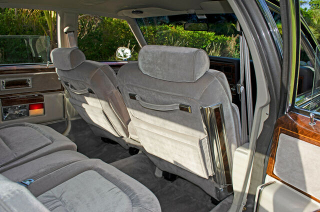 1984 Oldsmobile Ninety-Eight Regency Brougham - photo 11