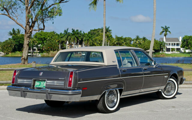 1984 Oldsmobile Ninety-Eight Regency Brougham - photo 2
