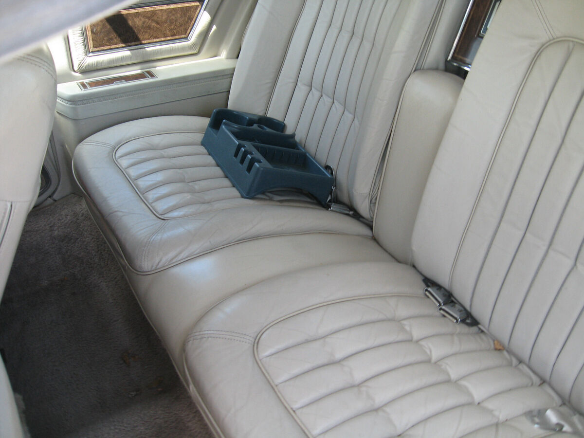 1984 Oldsmobile Toronado - photo 2