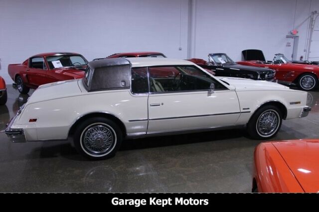 1984 Oldsmobile Toronado Brougham - photo 11