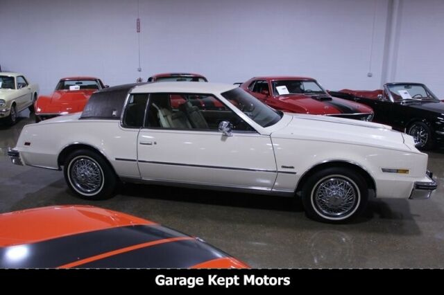 1984 Oldsmobile Toronado Brougham - photo 12