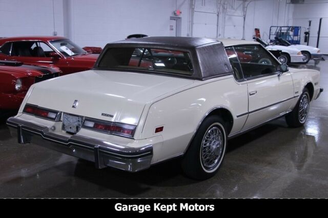 1984 Oldsmobile Toronado Brougham - photo 9