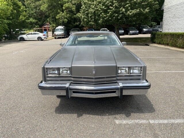 1984 Oldsmobile Toronado Custom Brougham - photo 2