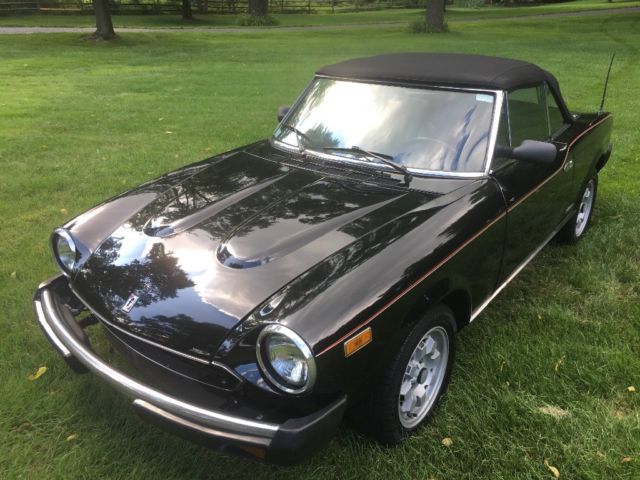 1984 Fiat 124 1984 Pininfarina Spider Convertible 2nd owner & 1 of 1,437 - photo 2