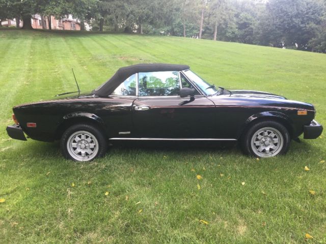 1984 Fiat 124 1984 Pininfarina Spider Convertible 2nd owner & 1 of 1,437 - photo 4