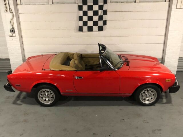 1984 Fiat 124 Spider Pinnfarina Azzurra - photo 4