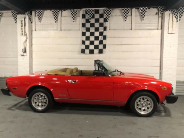 1984 Fiat 124 Spider Pinnfarina Azzurra - photo 6