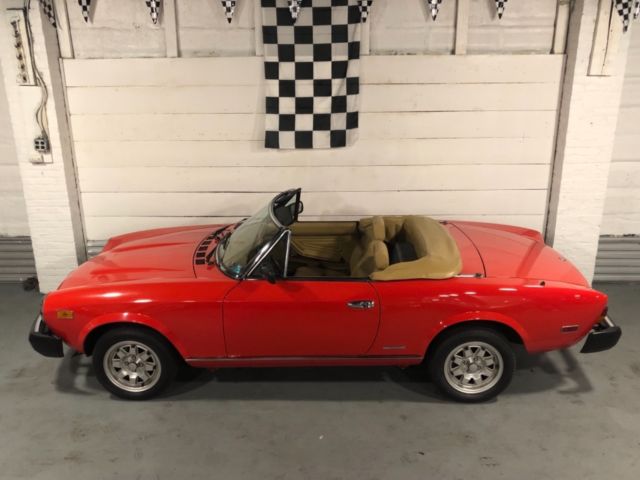 1984 Fiat 124 Spider Pinnfarina Azzurra - photo 5