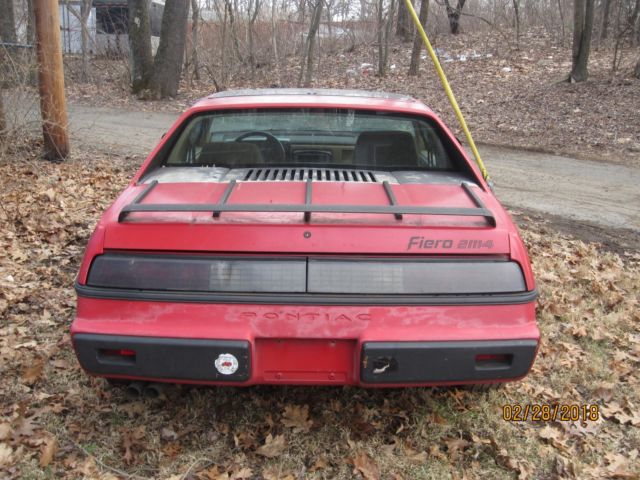 1984 Pontiac Fiero SE - photo 3