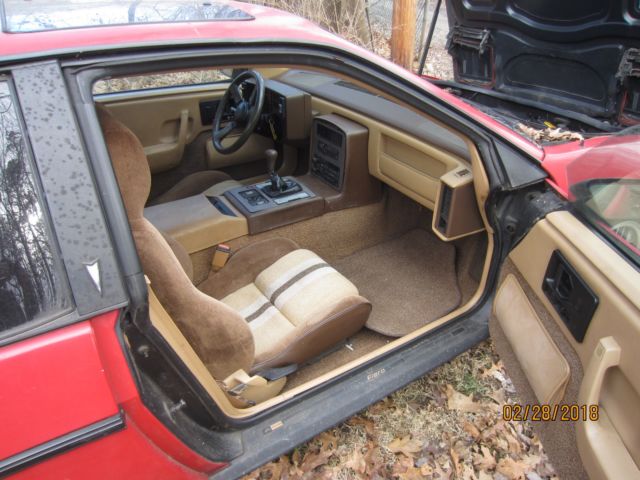 1984 Pontiac Fiero SE - photo 8