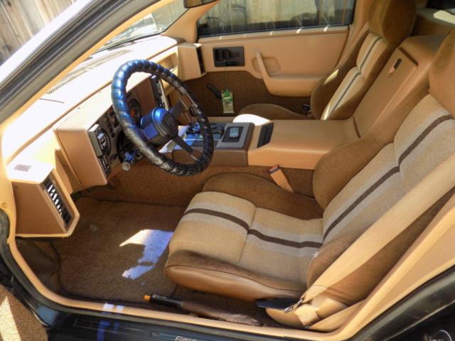 1984 Pontiac Fiero SE - photo 6